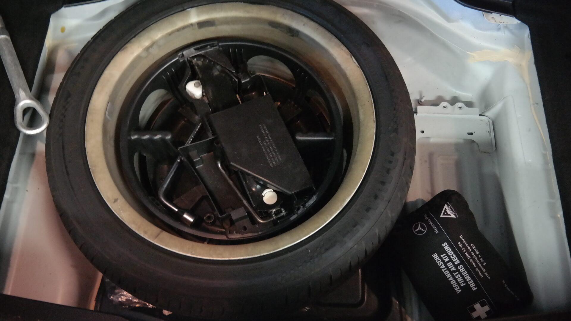 Repossessed Mercedes Benz C200 BE Avantgarde 2012 on auction with a price of R 155,500. Mercedes Benz C200 BE Avantgarde