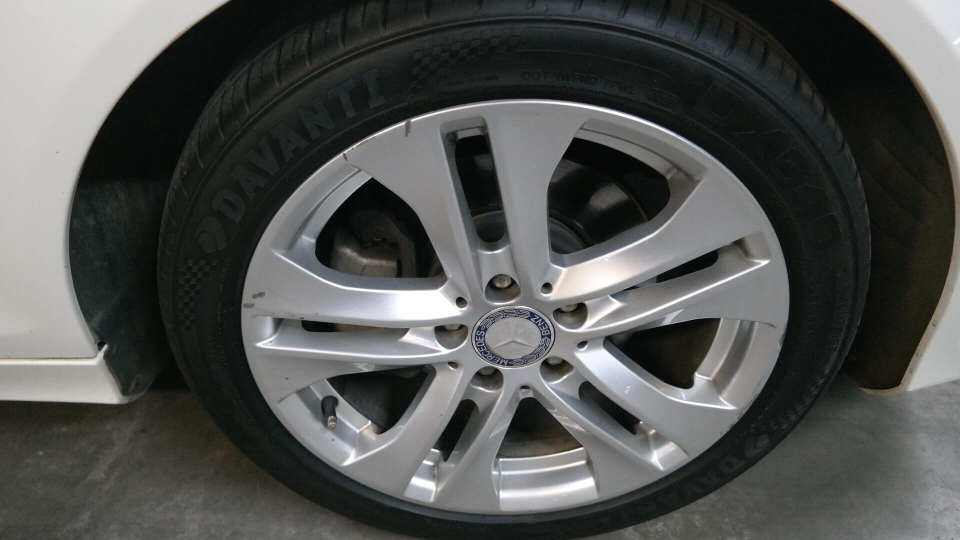 Repossessed Mercedes Benz C200 BE Avantgarde 2012 on auction with a price of R 155,500. Mercedes Benz C200 BE Avantgarde