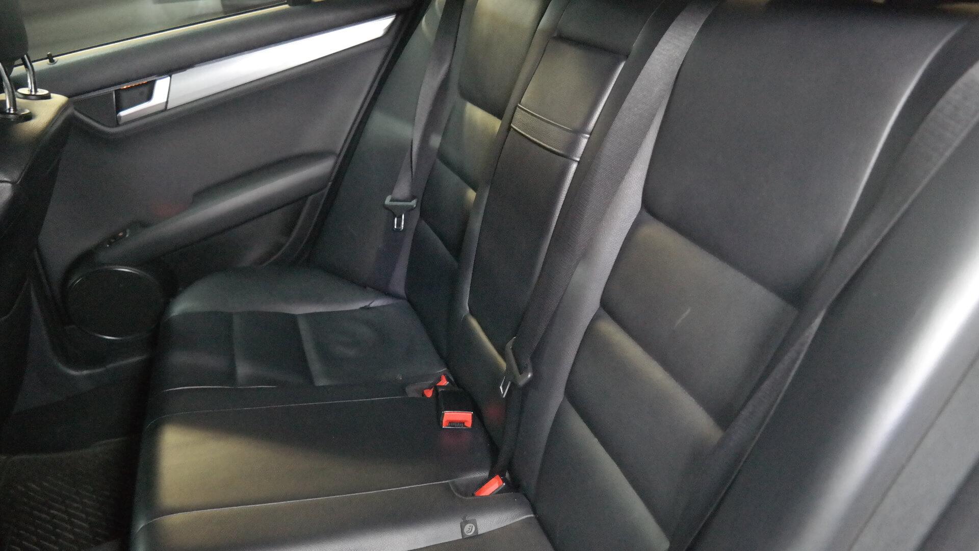 Repossessed Mercedes Benz C200 BE Avantgarde 2012 on auction with a price of R 155,500. Mercedes Benz C200 BE Avantgarde