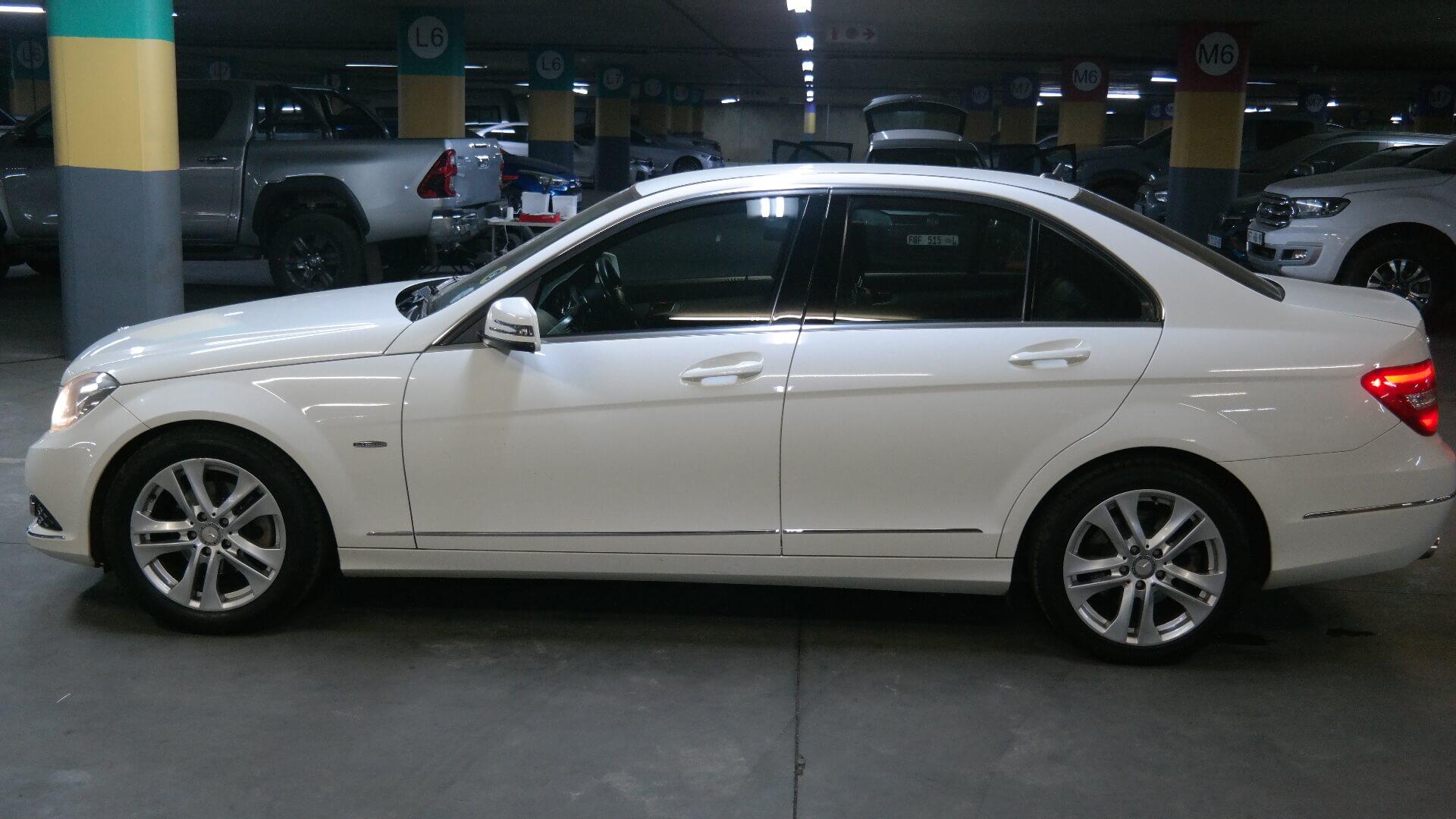 Repossessed Mercedes Benz C200 BE Avantgarde 2012 on auction with a price of R 155,500. Mercedes Benz C200 BE Avantgarde