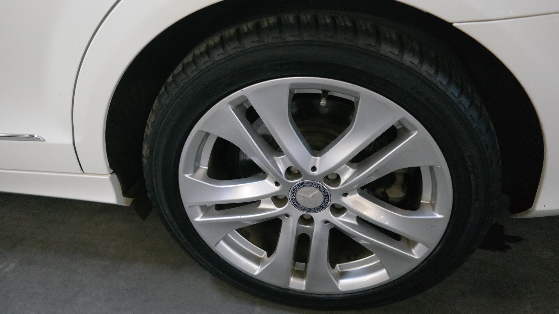 Repossessed Mercedes Benz C200 BE Avantgarde 2012 on auction with a price of R 155,500. Mercedes Benz C200 BE Avantgarde