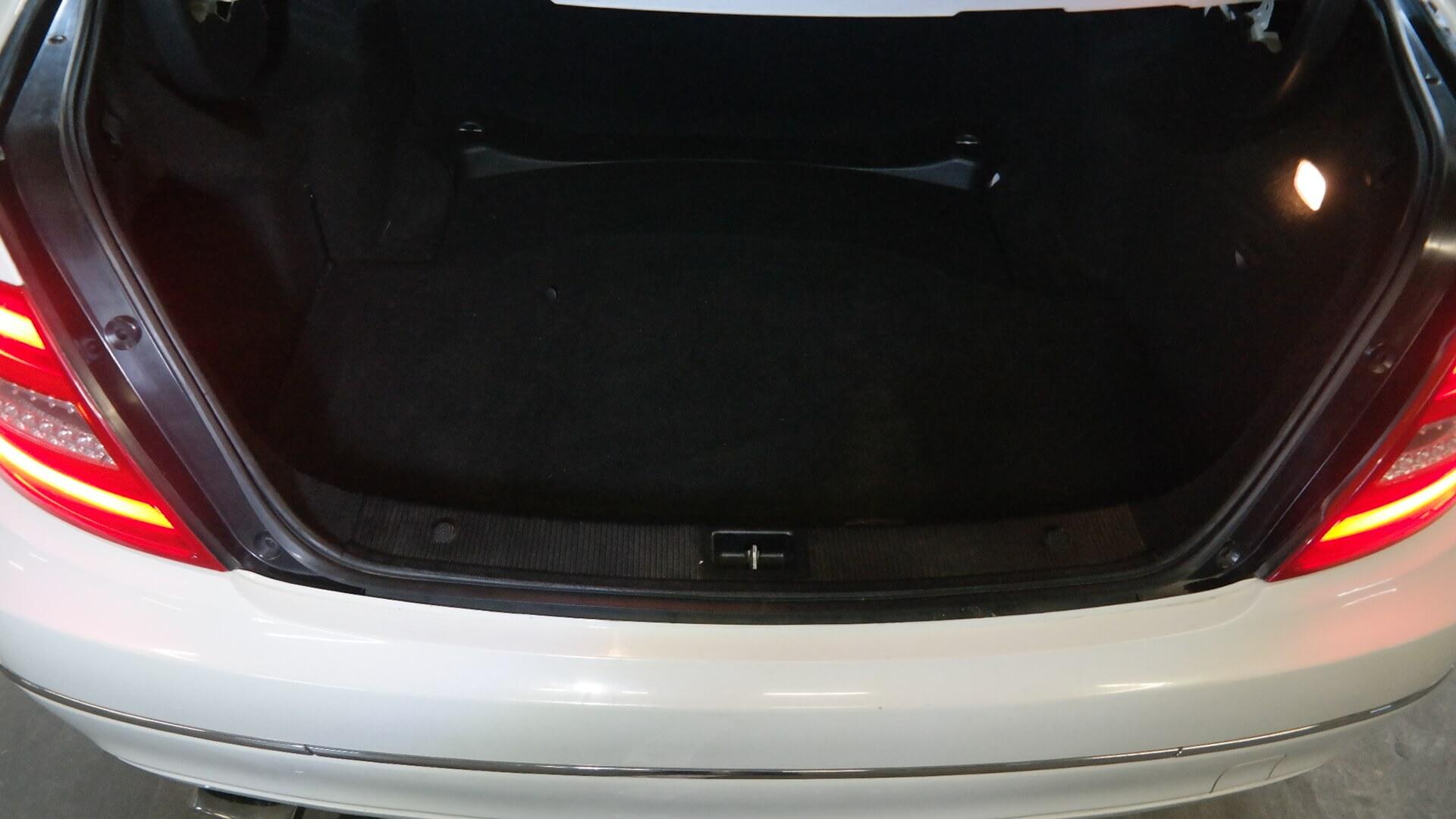 Repossessed Mercedes Benz C200 BE Avantgarde 2012 on auction with a price of R 155,500. Mercedes Benz C200 BE Avantgarde