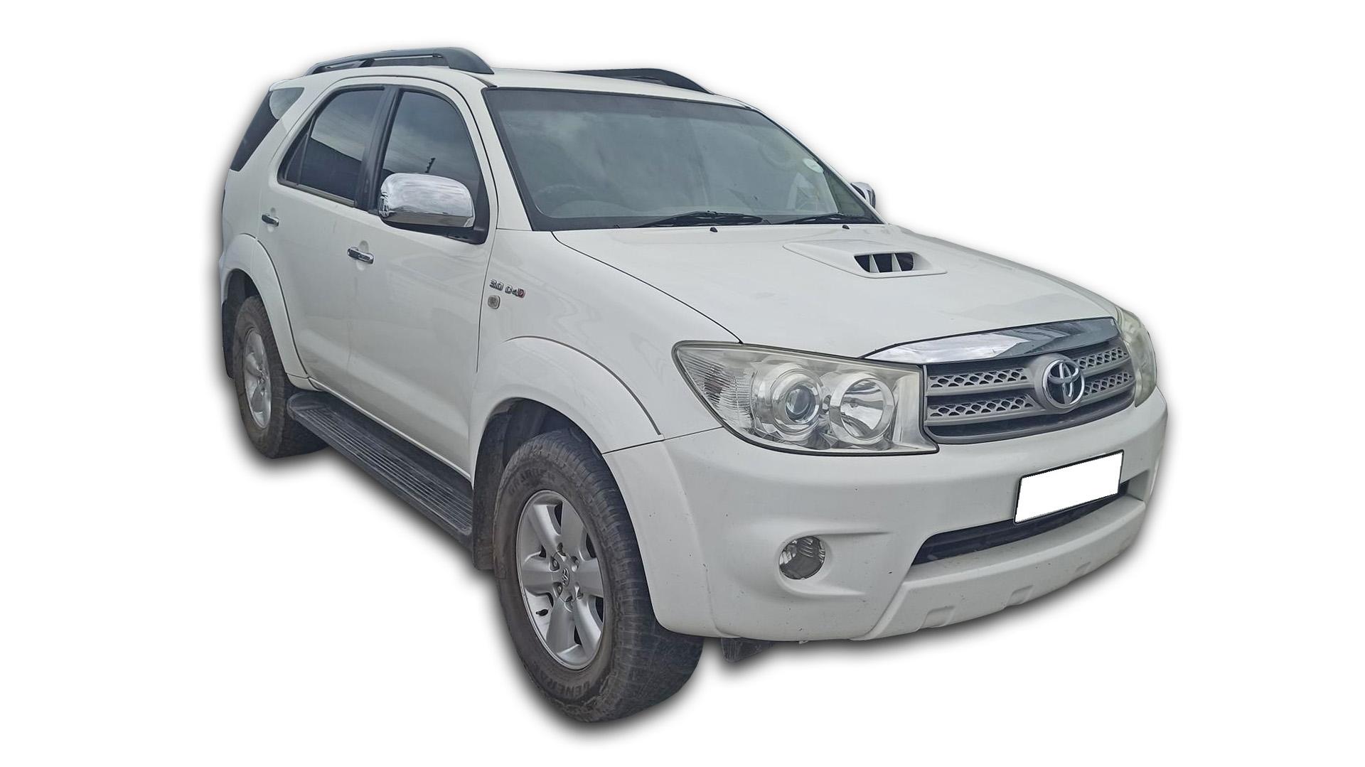 Repossessed Toyota Fortuner 3.0D-4D R/B 2011 on auction with a price of R 134,000. Toyota Fortuner 3.0D-4D R/B