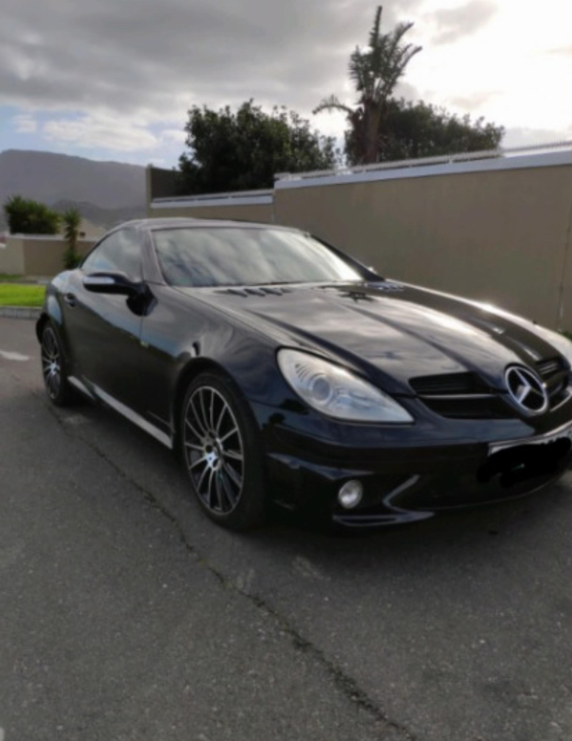 Used Mercedes Benz SLK AMG55 2005 on auction with a price of R 185,000. Mercedes Benz SLK AMG55