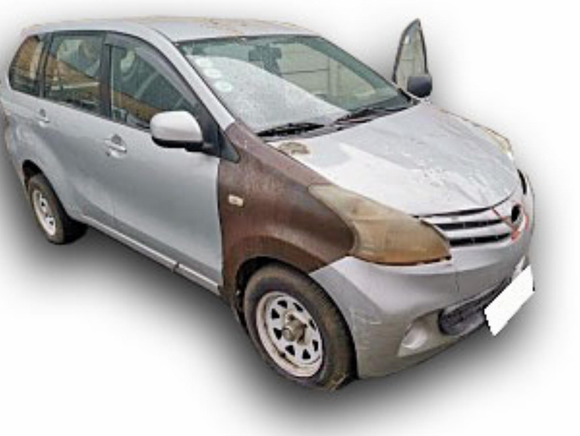 Repossessed Toyota Avanza 2.3 SX 2015 on auction with a price of R 140,500. Toyota Avanza 2.3 SX