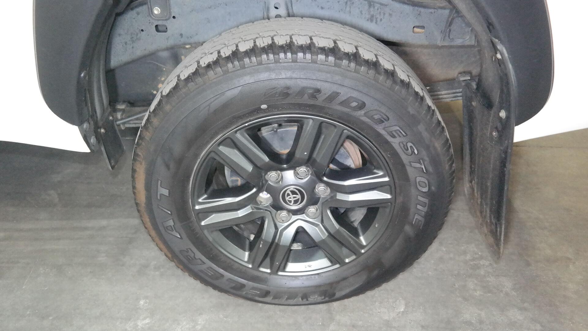 Repossessed Toyota Hilux 2.4 GD-6 RB Rai 2021 on auction with a price of R 387,200. Toyota Hilux 2.4 GD-6 RB Rai