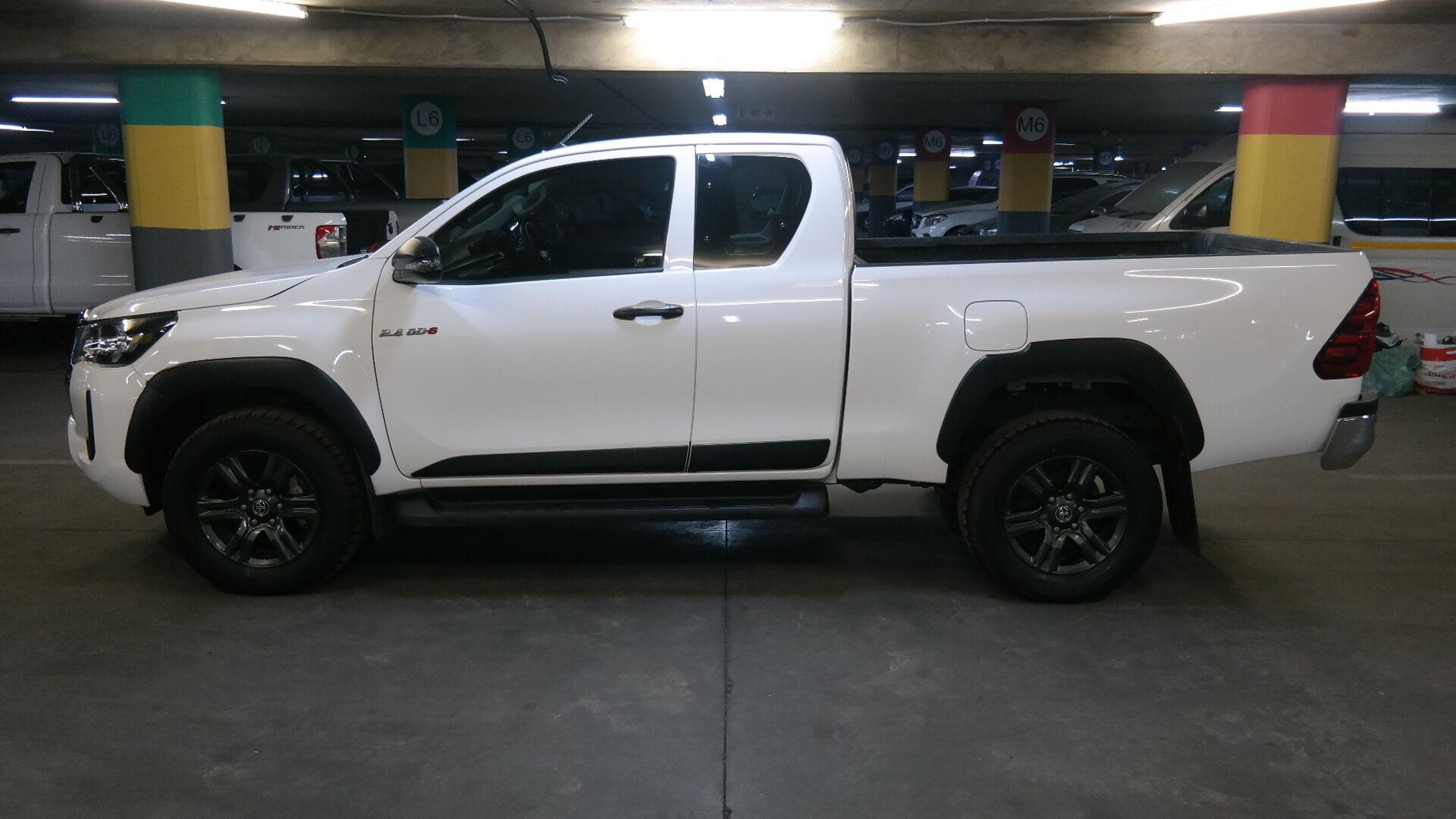 Repossessed Toyota Hilux 2.4 GD-6 RB Rai 2021 on auction with a price of R 387,200. Toyota Hilux 2.4 GD-6 RB Rai