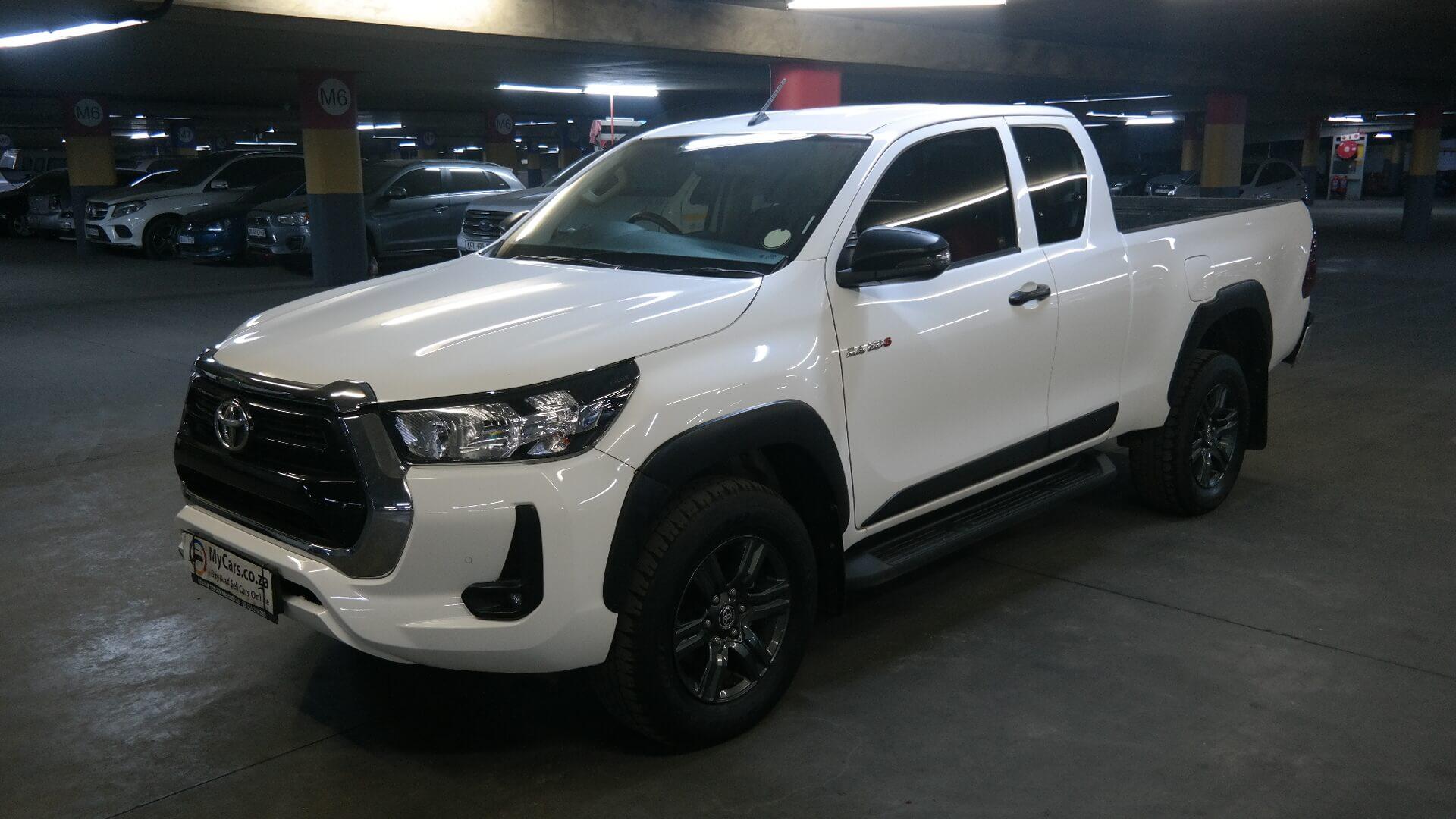 Repossessed Toyota Hilux 2.4 GD-6 RB Rai 2021 on auction with a price of R 387,200. Toyota Hilux 2.4 GD-6 RB Rai