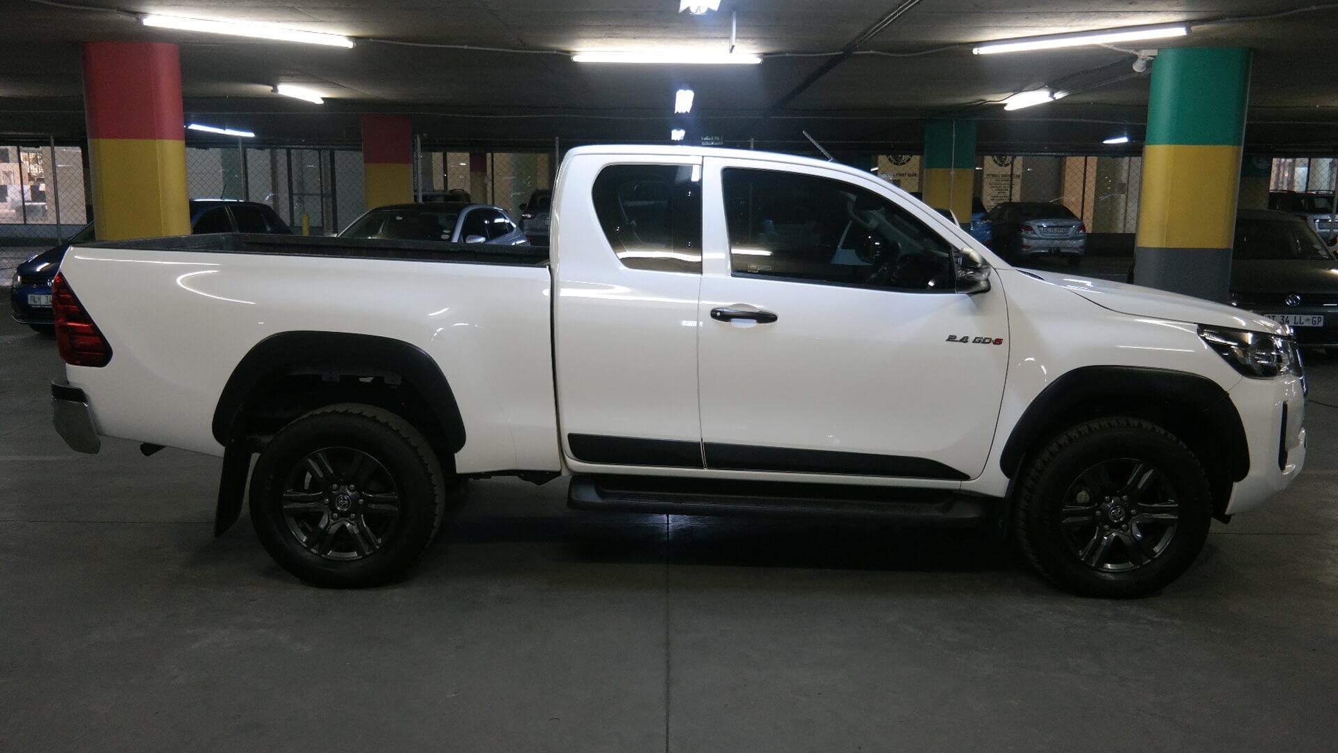 Repossessed Toyota Hilux 2.4 GD-6 RB Rai 2021 on auction with a price of R 387,200. Toyota Hilux 2.4 GD-6 RB Rai