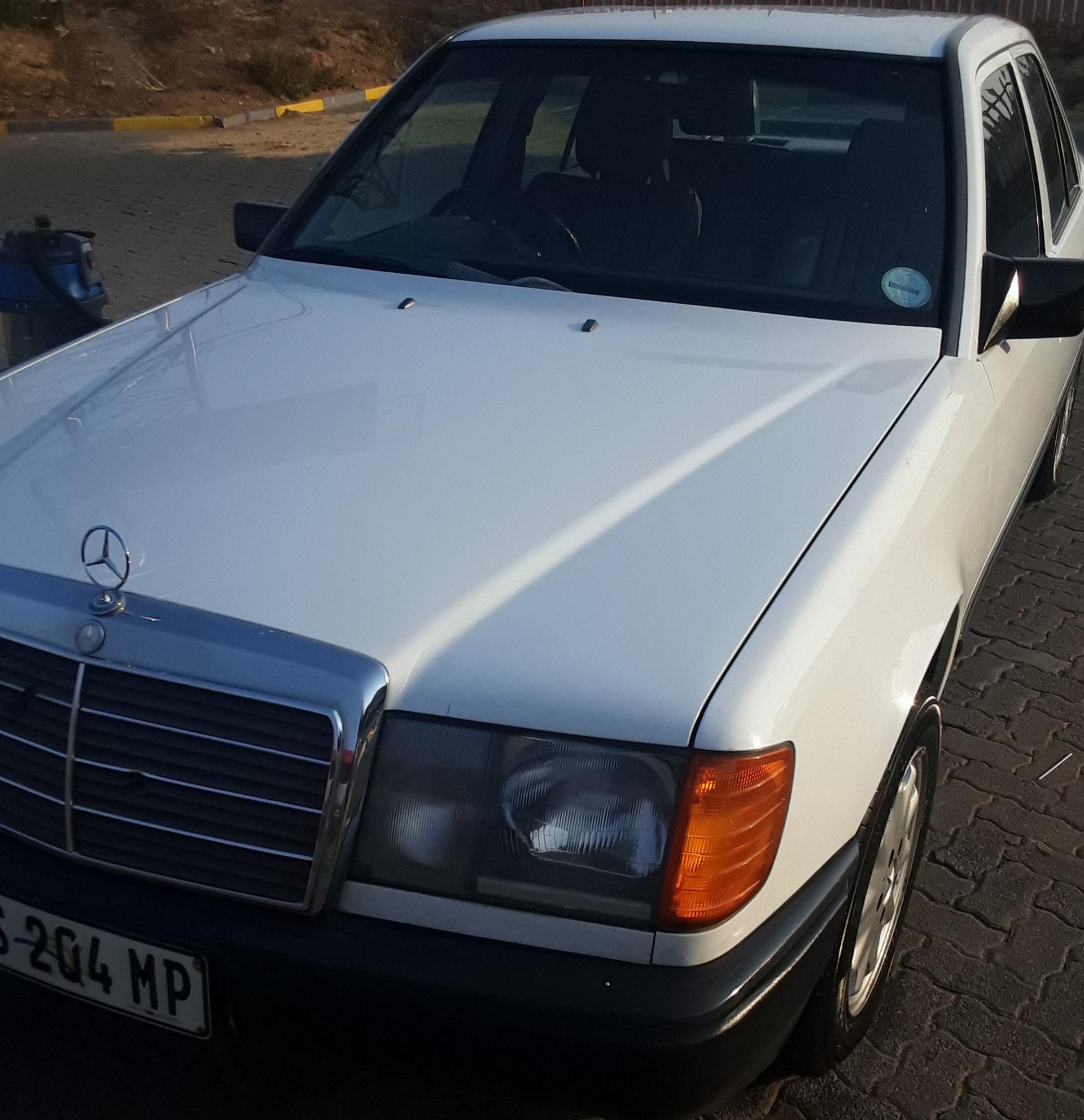 Used Mercedes Benz 230 W124 1989 on auction with a price of R 51,000. Mercedes Benz 230 W124