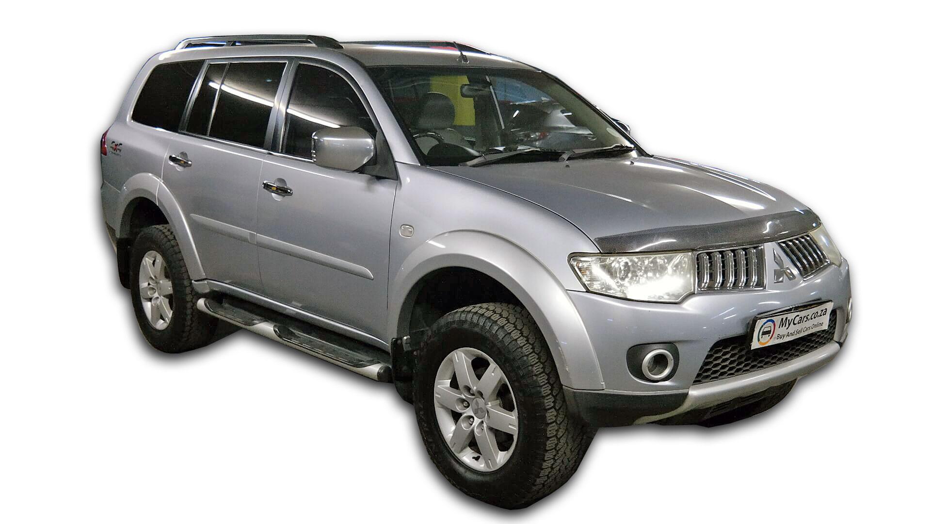 Repossessed Mitsubishi Pajero Sport 3.2 DI-D GLS 2010 on auction with a price of R 204,800. Mitsubishi Pajero Sport 3.2 DI-D GLS