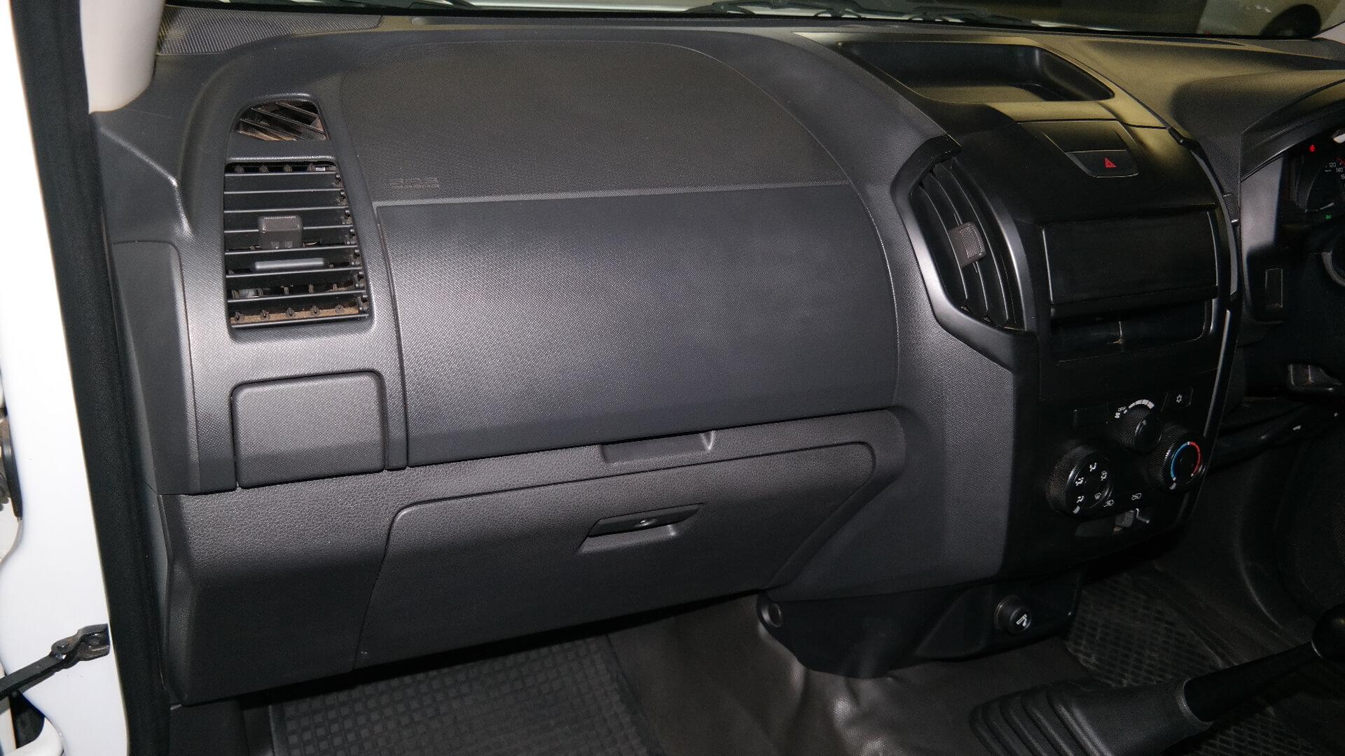 Repossessed Isuzu D-MAX 250 HO Fleetside 2020 on auction with a price of R 254,300. Isuzu D-MAX 250 HO Fleetside