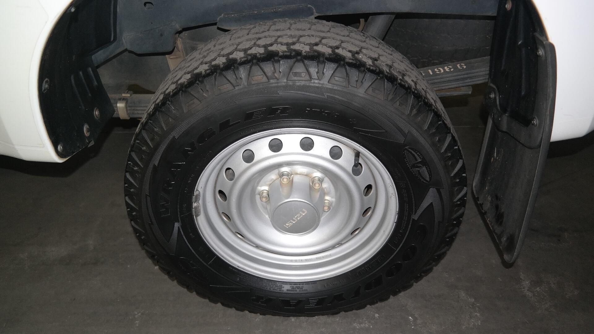 Repossessed Isuzu D-MAX 250 HO Fleetside 2020 on auction with a price of R 254,300. Isuzu D-MAX 250 HO Fleetside