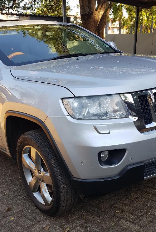 2012 JEEP GRAND CHEROKEE 3.6L OVERLAND 2012 JEEP GRAND CHEROKEE 3.6L OVERLAND