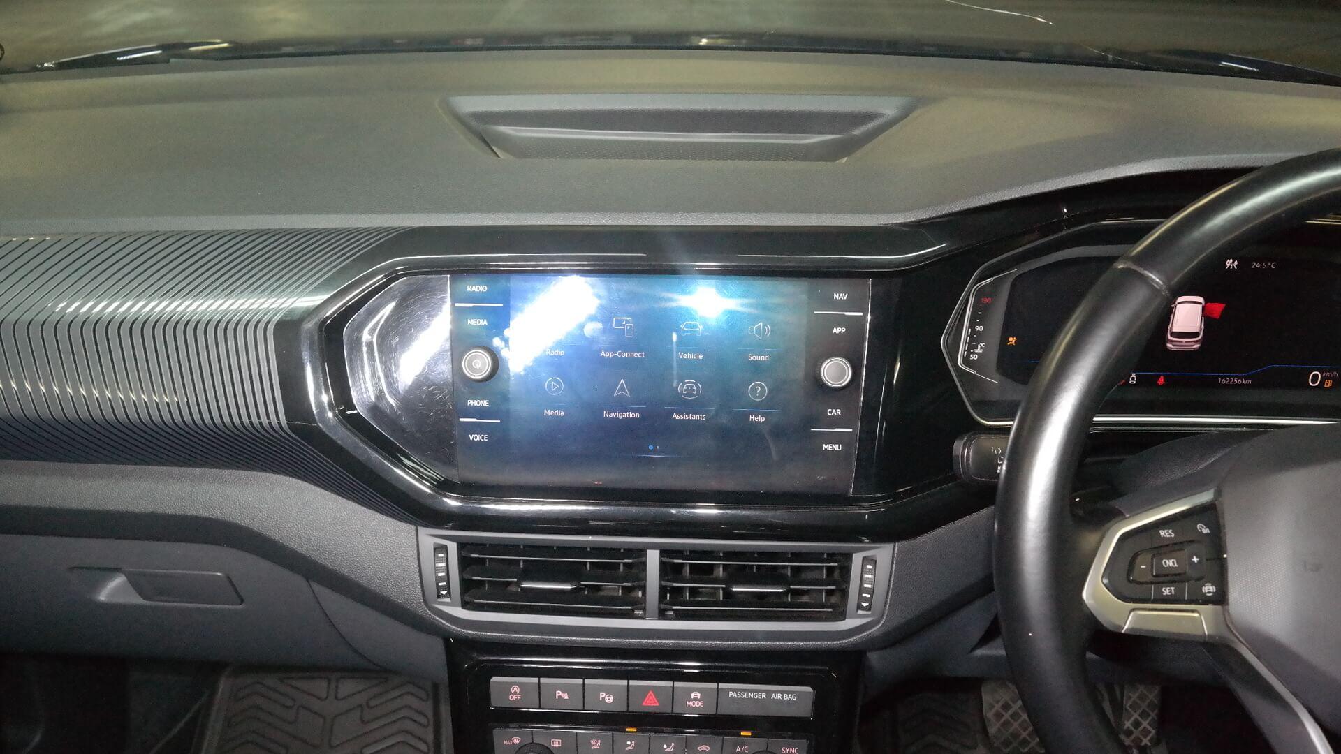 Repossessed Volkswagen T-CROSS 1.0 Tsi H 2021 on auction with a price of R 362,900. Volkswagen T-CROSS 1.0 Tsi H