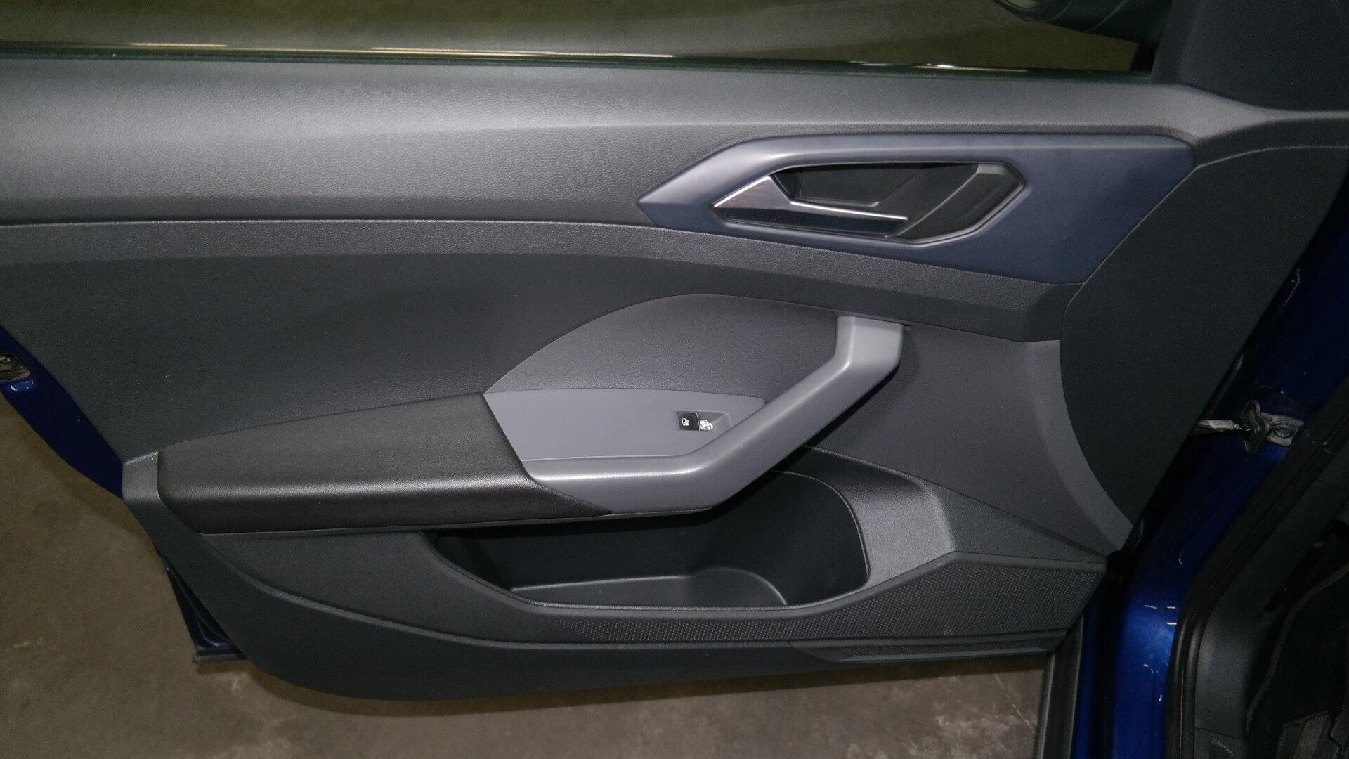 Repossessed Volkswagen T-CROSS 1.0 Tsi H 2021 on auction with a price of R 362,900. Volkswagen T-CROSS 1.0 Tsi H