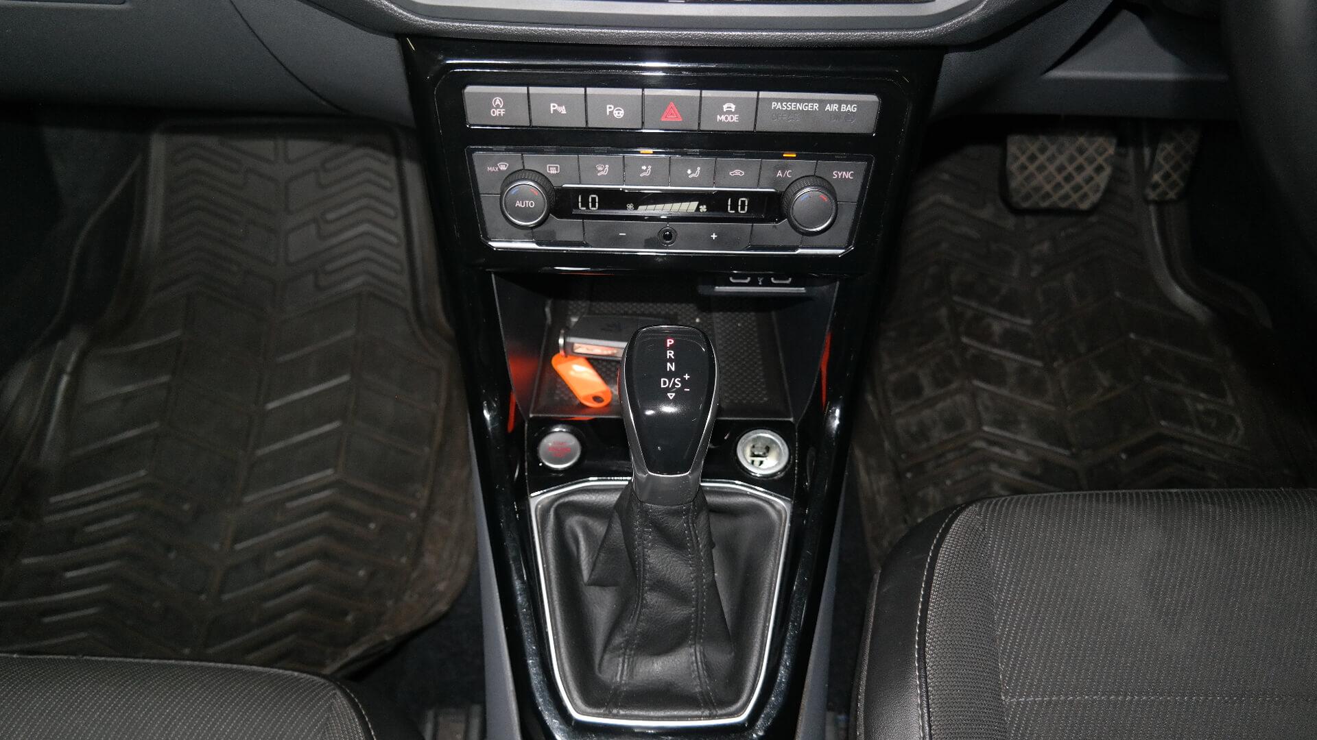 Repossessed Volkswagen T-CROSS 1.0 Tsi H 2021 on auction with a price of R 362,900. Volkswagen T-CROSS 1.0 Tsi H