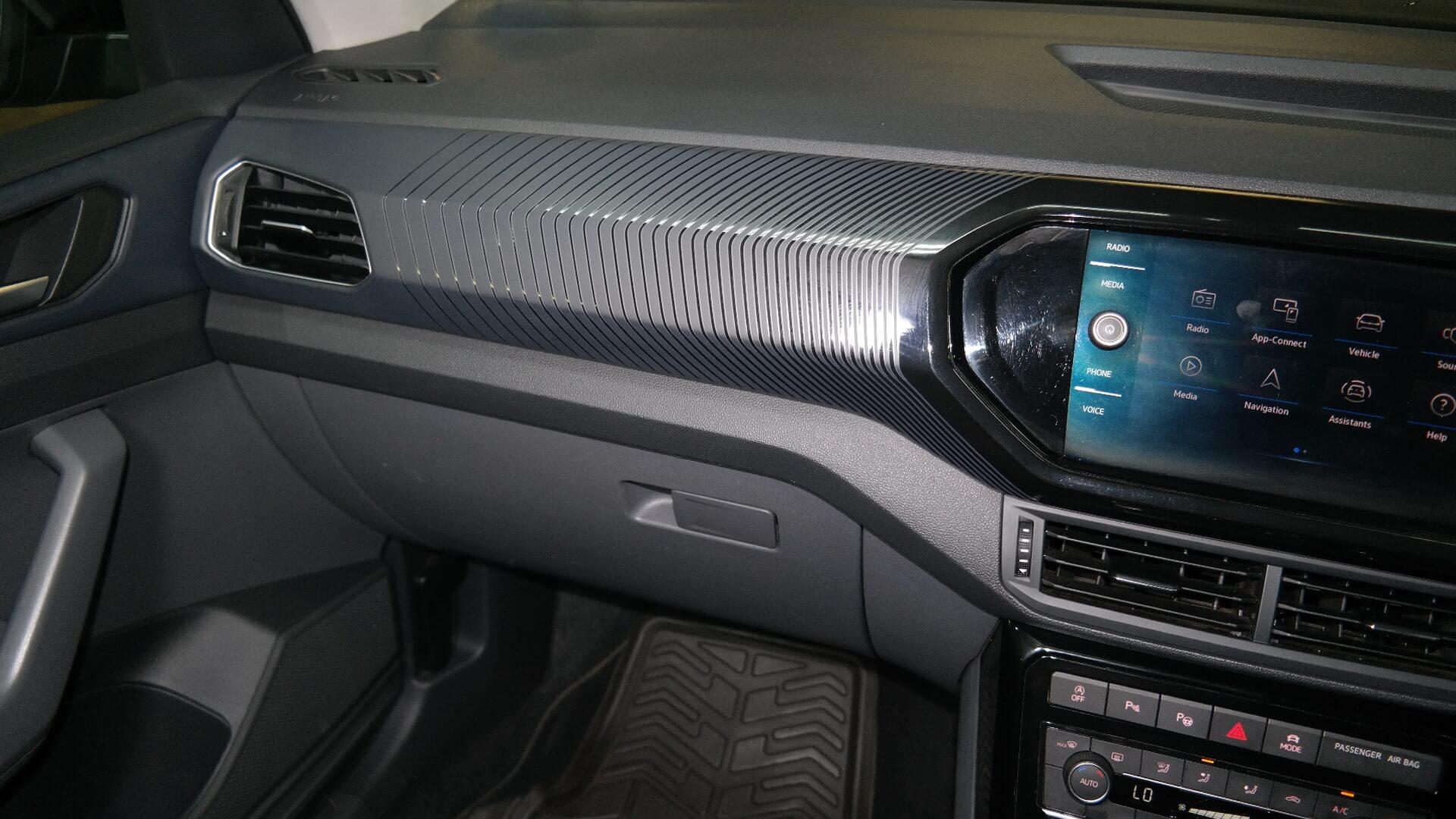 Repossessed Volkswagen T-CROSS 1.0 Tsi H 2021 on auction with a price of R 362,900. Volkswagen T-CROSS 1.0 Tsi H