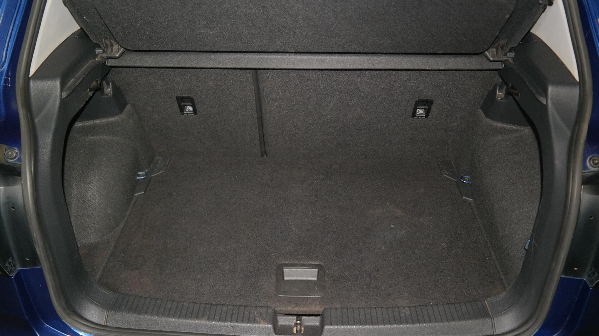 Repossessed Volkswagen T-CROSS 1.0 Tsi H 2021 on auction with a price of R 362,900. Volkswagen T-CROSS 1.0 Tsi H