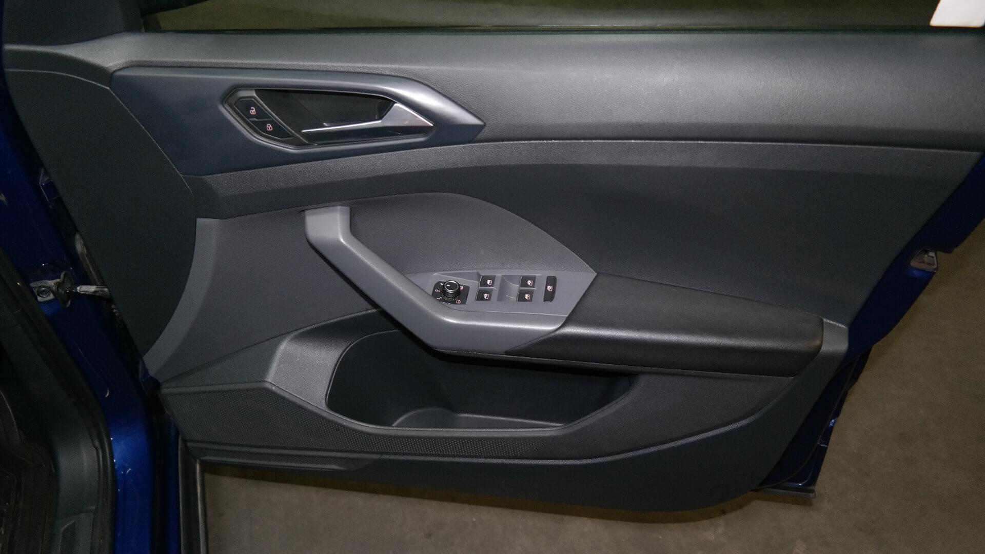 Repossessed Volkswagen T-CROSS 1.0 Tsi H 2021 on auction with a price of R 362,900. Volkswagen T-CROSS 1.0 Tsi H