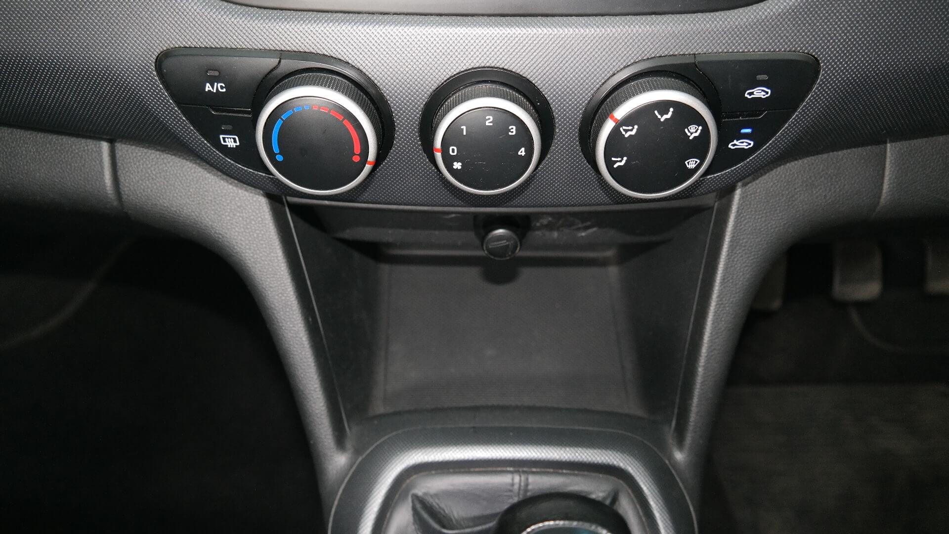 Repossessed Hyundai Grand I10 1.0 Fluid 2018 on auction with a price of R 122,600. Hyundai Grand I10 1.0 Fluid