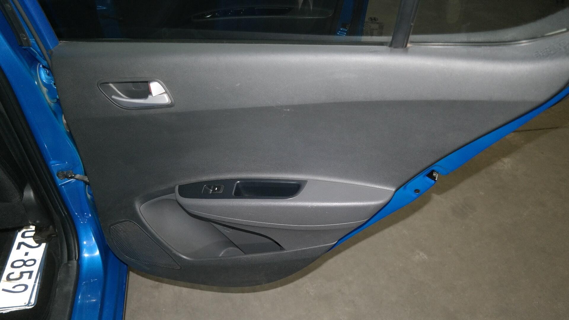 Repossessed Hyundai Grand I10 1.0 Fluid 2018 on auction with a price of R 122,600. Hyundai Grand I10 1.0 Fluid