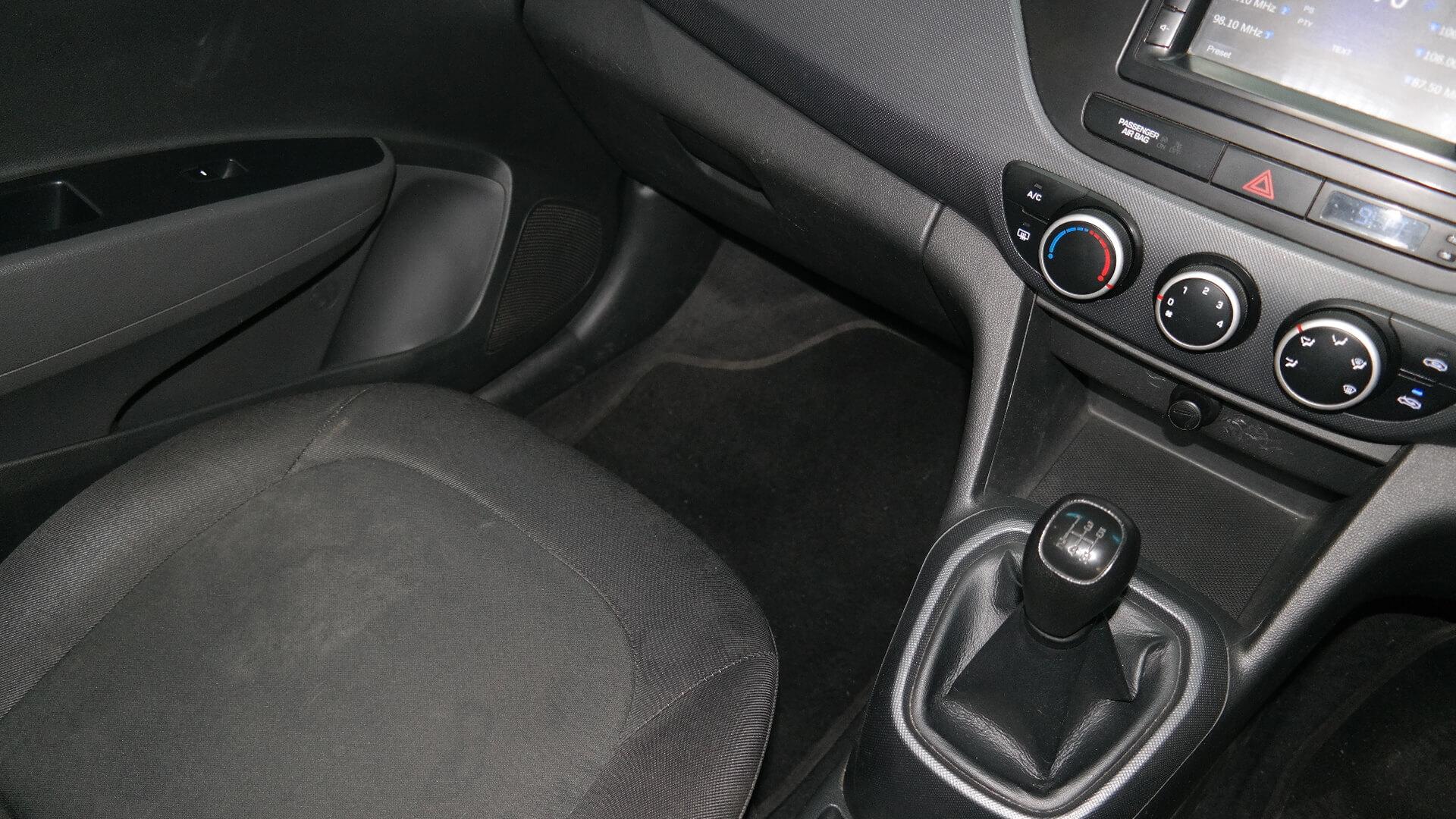 Repossessed Hyundai Grand I10 1.0 Fluid 2018 on auction with a price of R 122,600. Hyundai Grand I10 1.0 Fluid