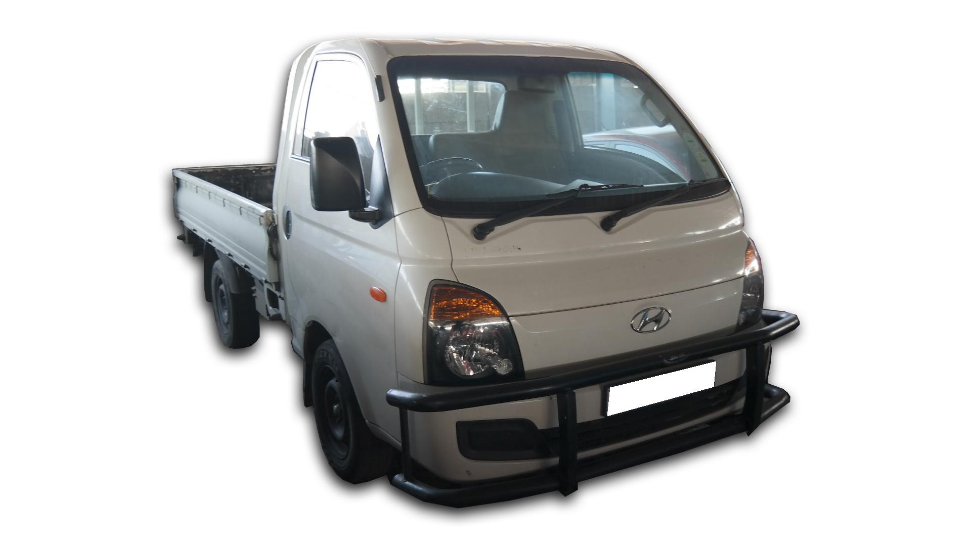 Repossessed Hyundai Bakkie 2.6 2016 on auction with a price of R 169,000. Hyundai Bakkie 2.6