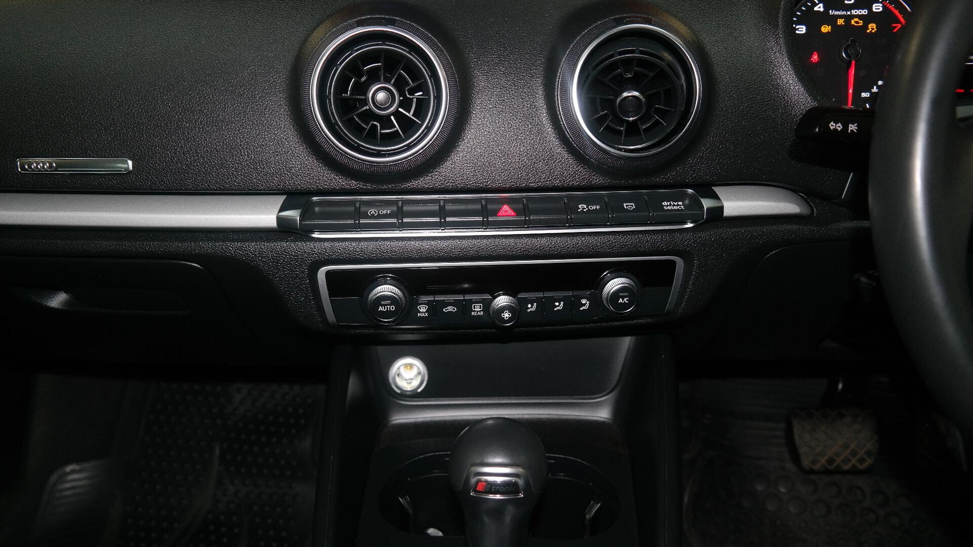 Repossessed Audi A3 Sportback 1.4 TFSI S 2018 on auction with a price of R 285,500. Audi A3 Sportback 1.4 TFSI S