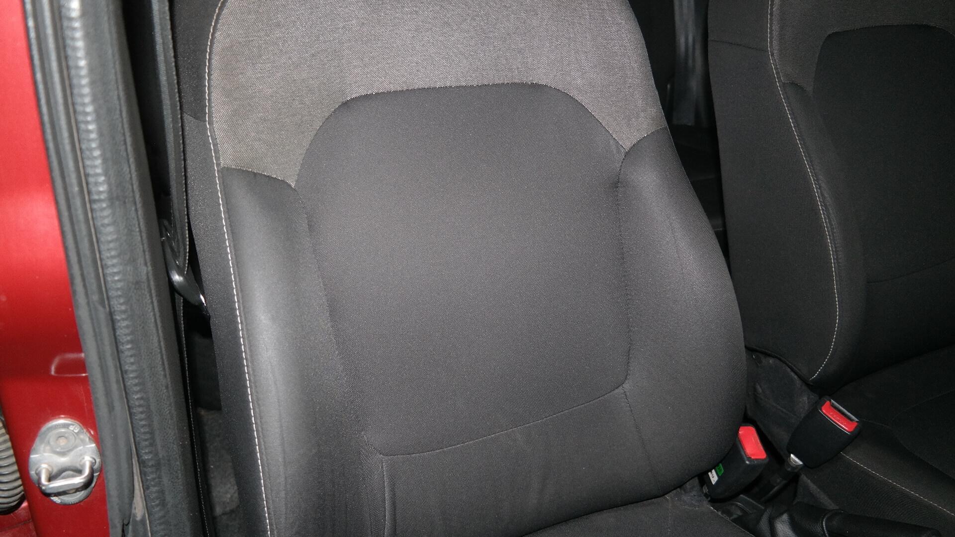 Repossessed Renault Kwid 1.0 Expression 5DR 2021 on auction with a price of R 136,200. Renault Kwid 1.0 Expression 5DR