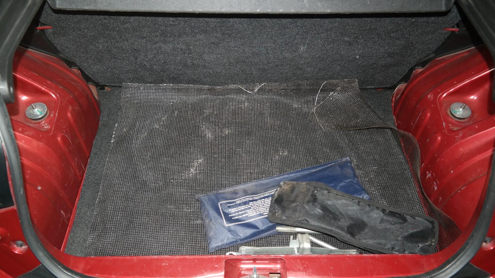 Repossessed Renault Kwid 1.0 Expression 5DR 2021 on auction with a price of R 136,200. Renault Kwid 1.0 Expression 5DR