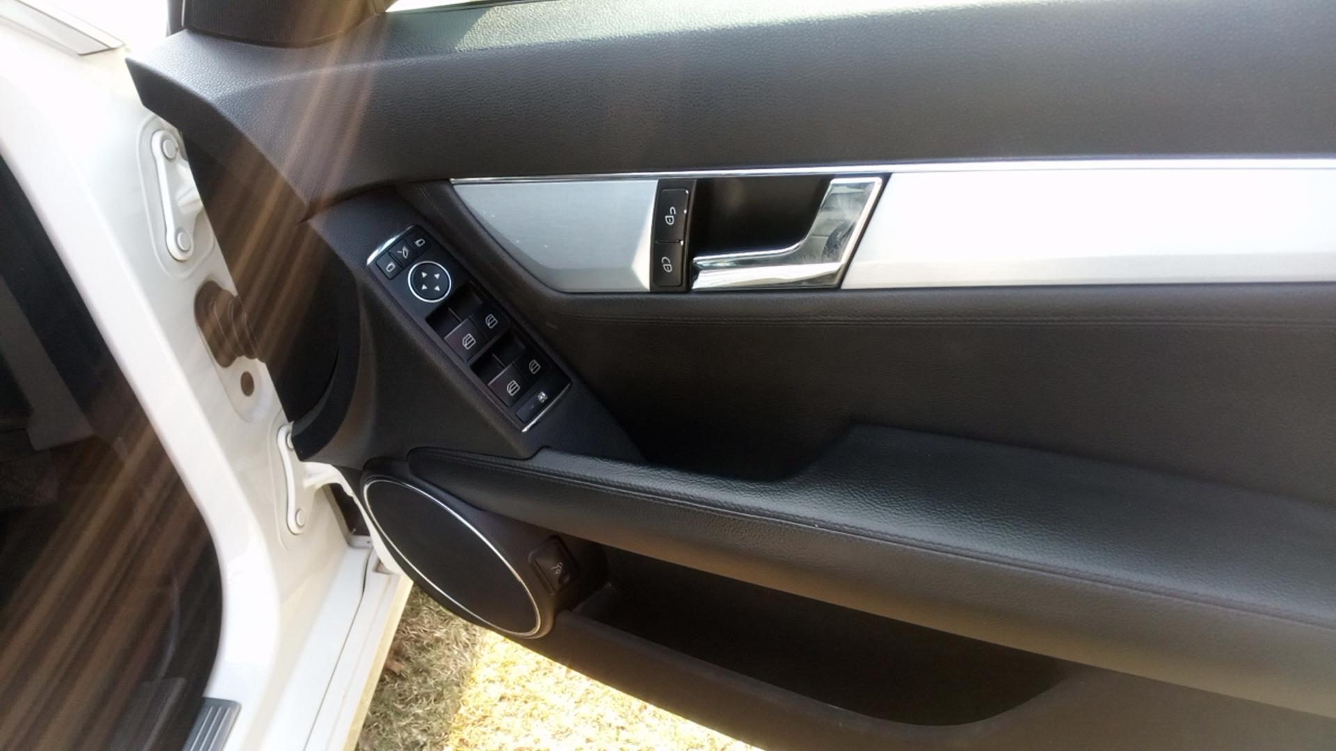 Used Mercedes Benz C280 2009 on auction with a price of R 125,000. Mercedes Benz C280