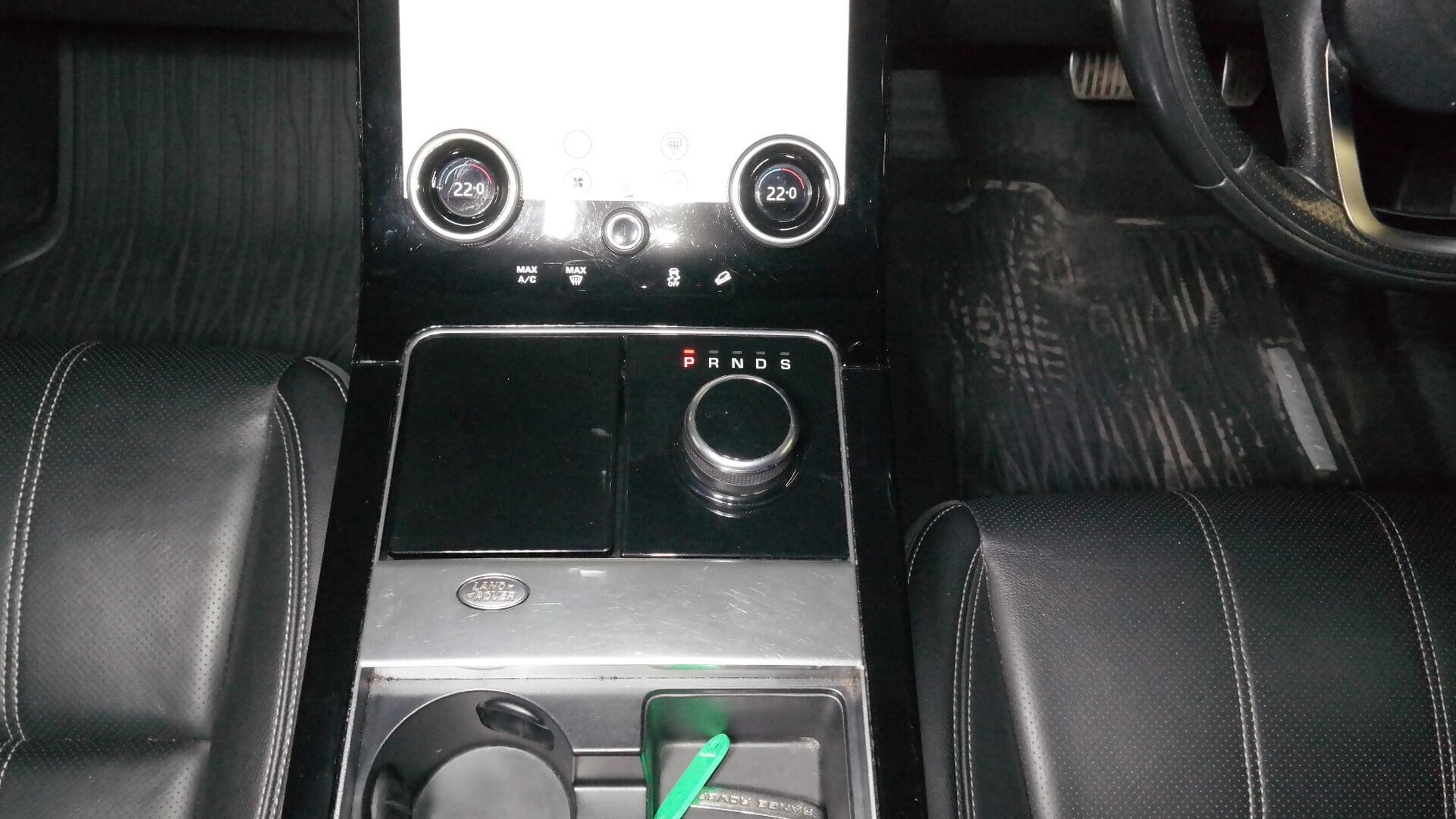 Repossessed Land Rover Range Rover Velar 3.0 2018 on auction with a price of R 754,500. Land Rover Range Rover Velar 3.0