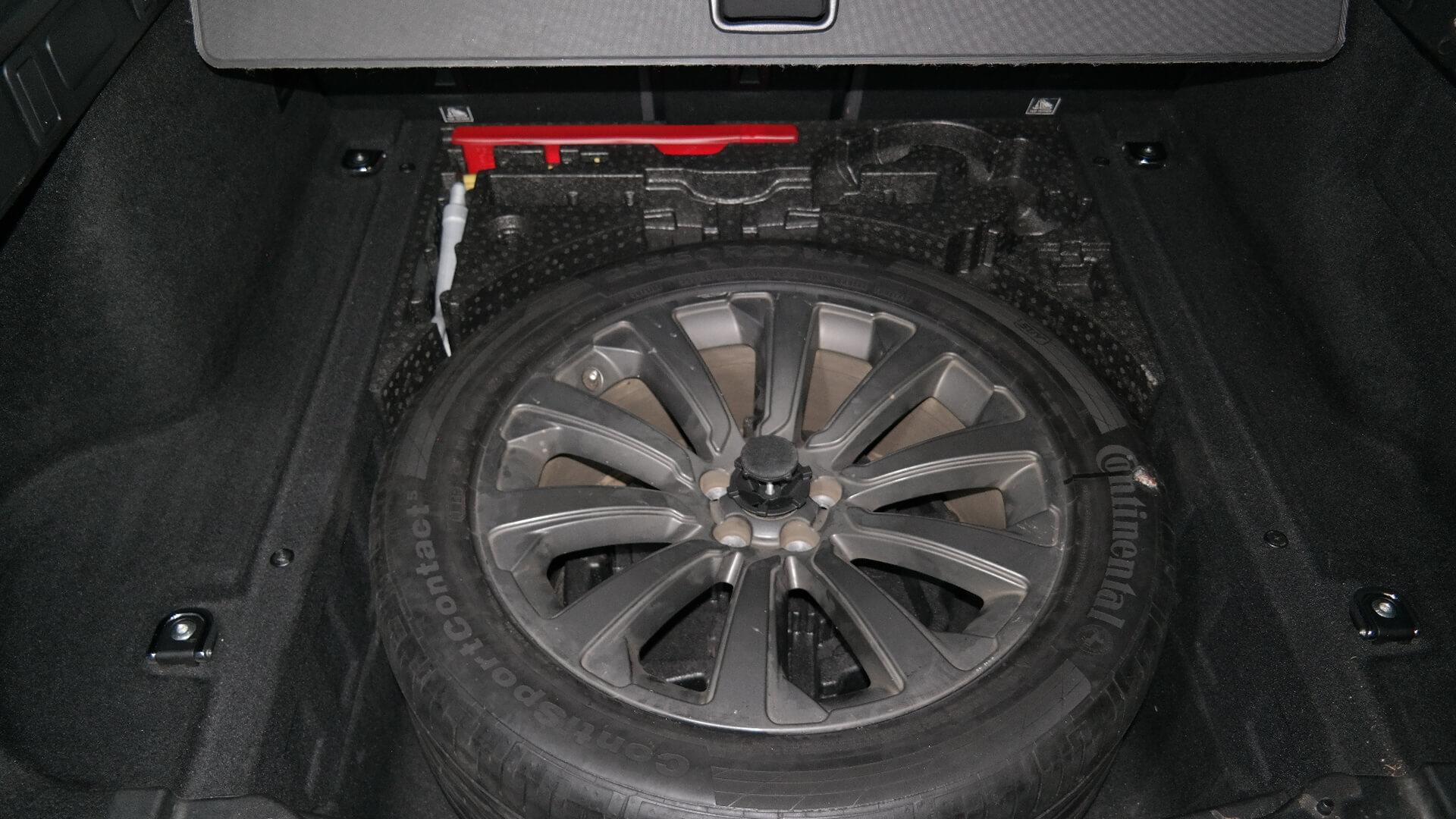 Repossessed Land Rover Range Rover Velar 3.0 2018 on auction with a price of R 754,500. Land Rover Range Rover Velar 3.0