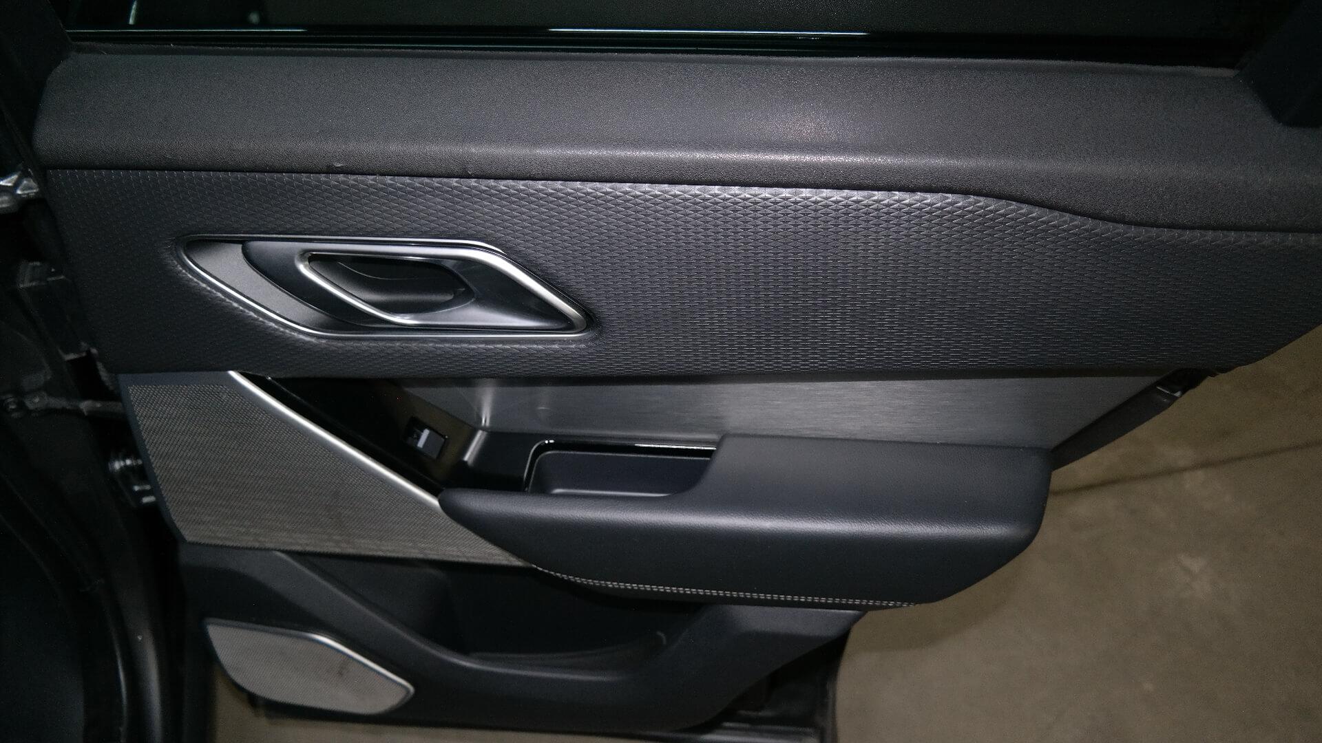 Repossessed Land Rover Range Rover Velar 3.0 2018 on auction with a price of R 754,500. Land Rover Range Rover Velar 3.0