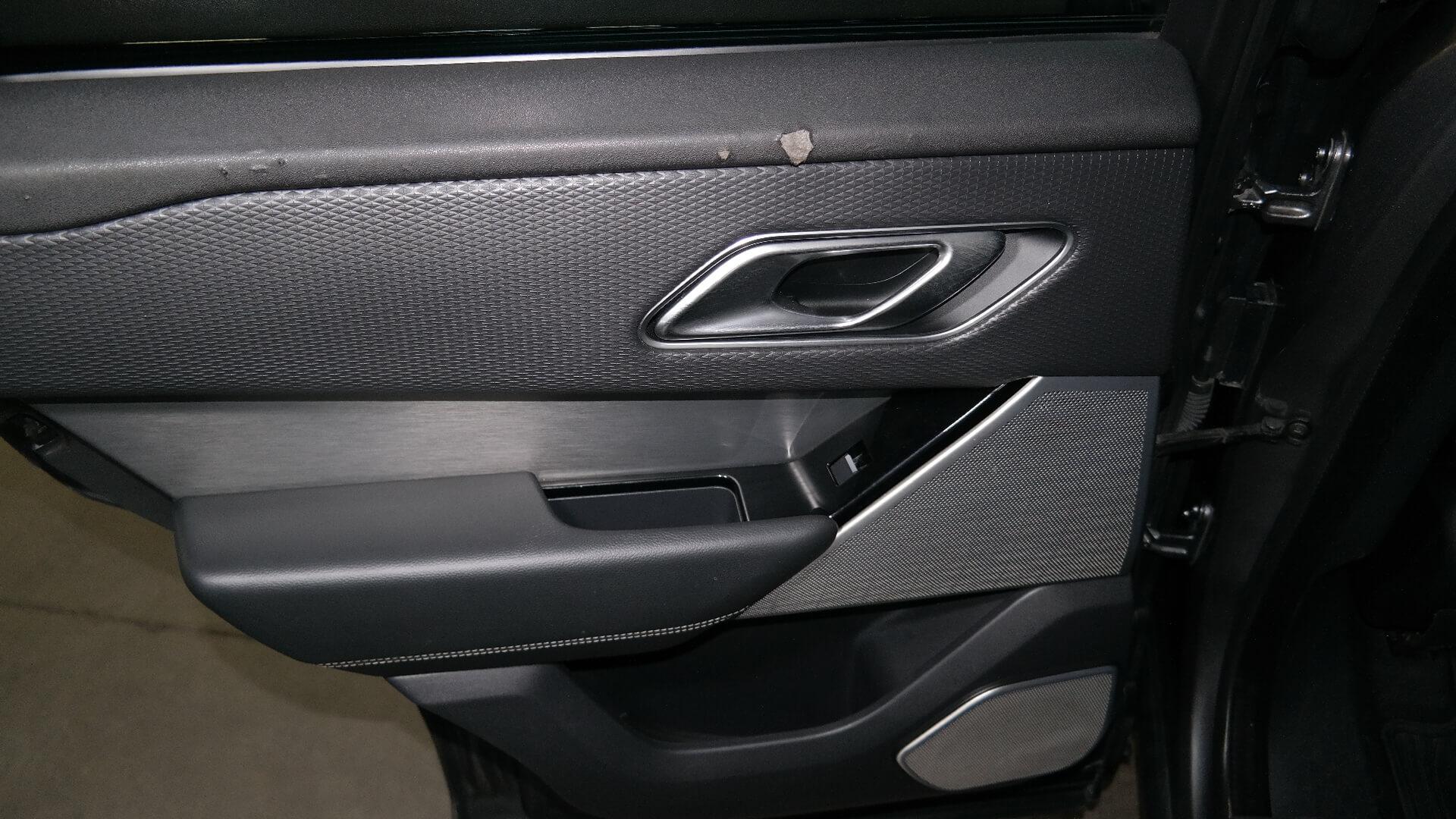 Repossessed Land Rover Range Rover Velar 3.0 2018 on auction with a price of R 754,500. Land Rover Range Rover Velar 3.0