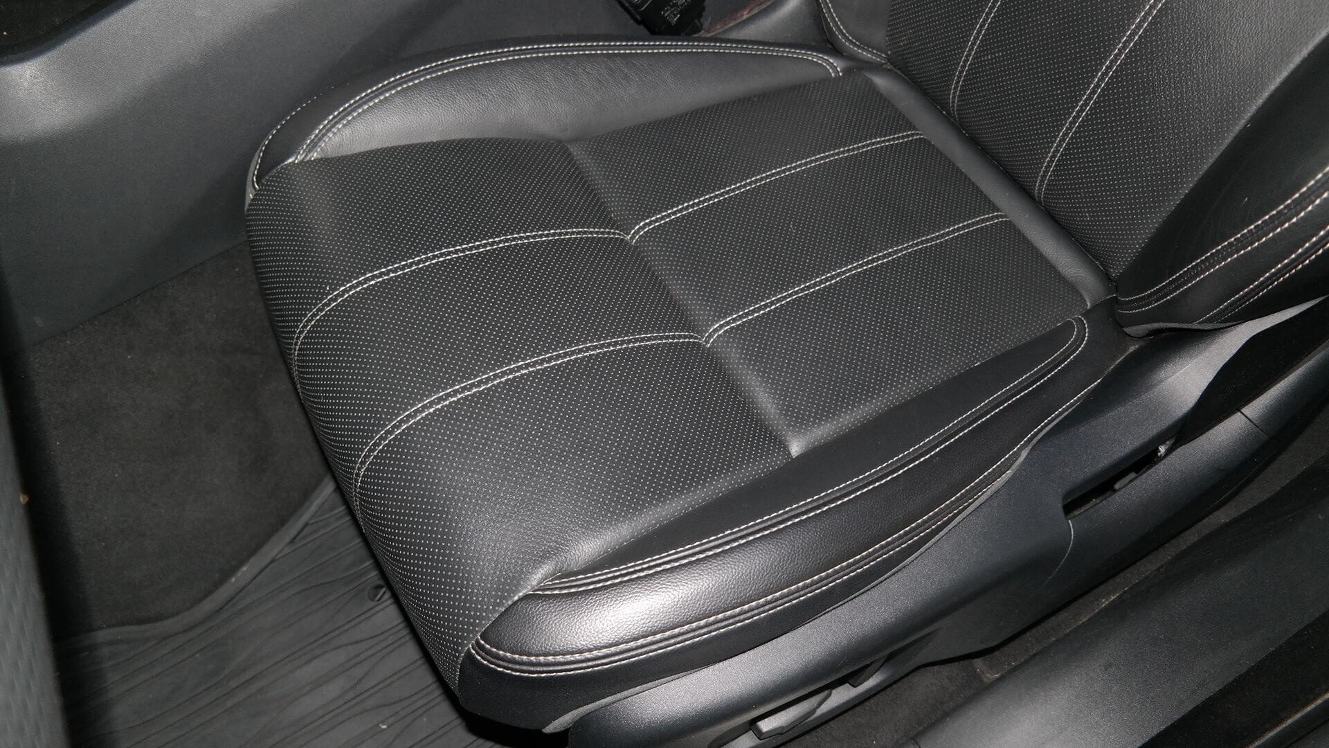 Repossessed Land Rover Range Rover Velar 3.0 2018 on auction with a price of R 754,500. Land Rover Range Rover Velar 3.0