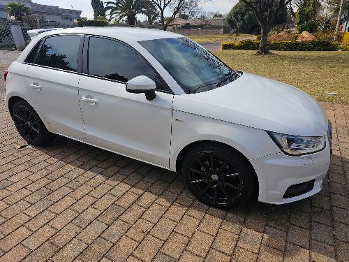 2015 AUDI A1 1.4T FSI SE S-TRONIC (30 TFSI) 2015 AUDI A1 1.4T FSI SE S-TRONIC (30 TFSI)