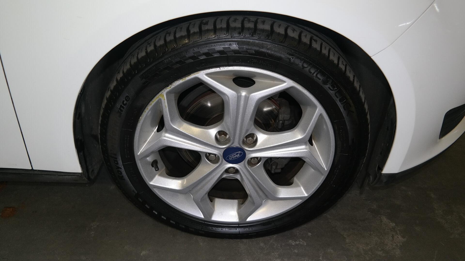 Repossessed Ford Focus 1.0 Ecoboost Ambiente 2015 on auction with a price of R 124,500. Ford Focus 1.0 Ecoboost Ambiente