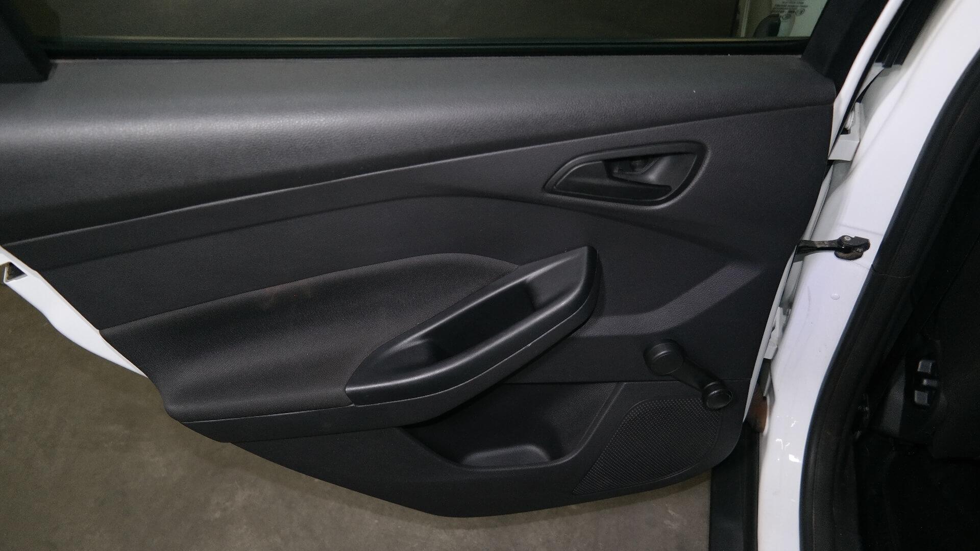 Repossessed Ford Focus 1.0 Ecoboost Ambiente 2015 on auction with a price of R 124,500. Ford Focus 1.0 Ecoboost Ambiente