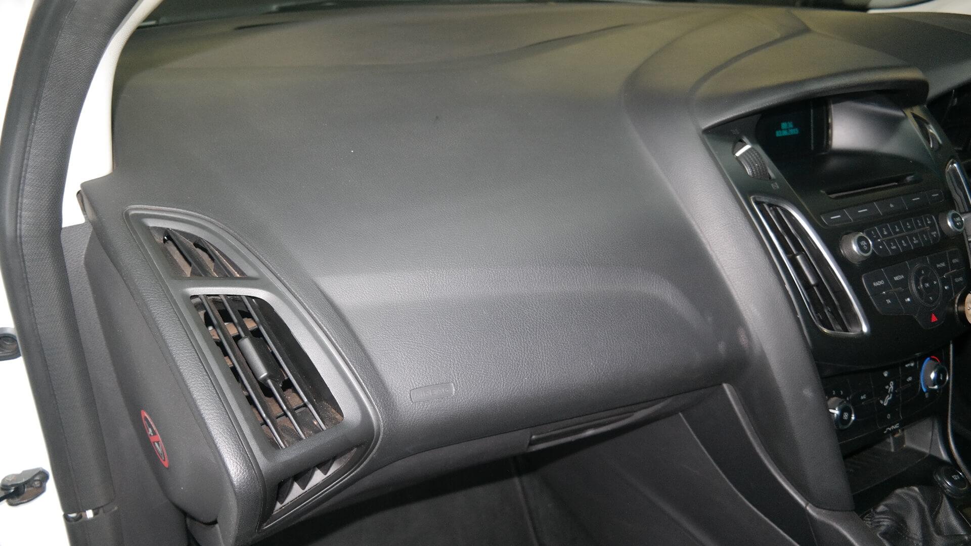 Repossessed Ford Focus 1.0 Ecoboost Ambiente 2015 on auction with a price of R 124,500. Ford Focus 1.0 Ecoboost Ambiente