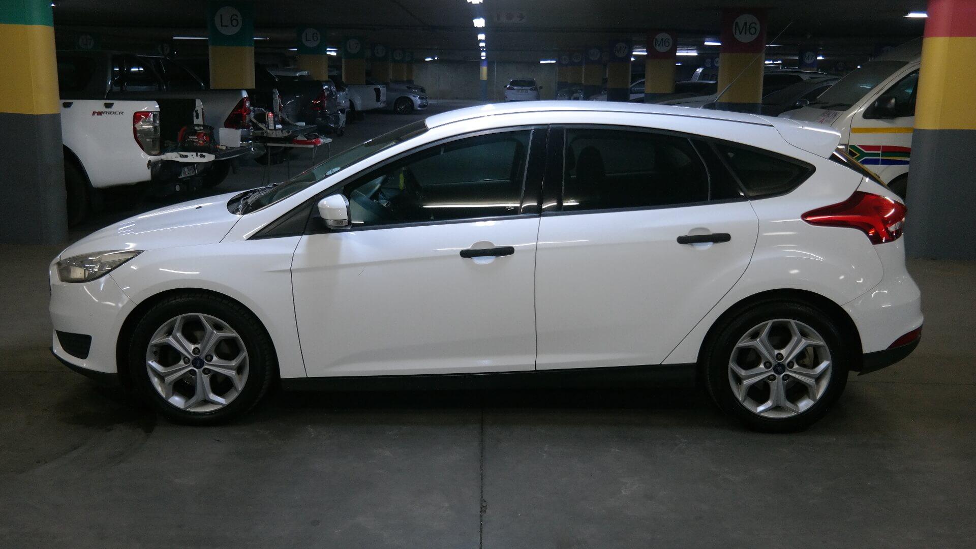 Repossessed Ford Focus 1.0 Ecoboost Ambiente 2015 on auction with a price of R 124,500. Ford Focus 1.0 Ecoboost Ambiente