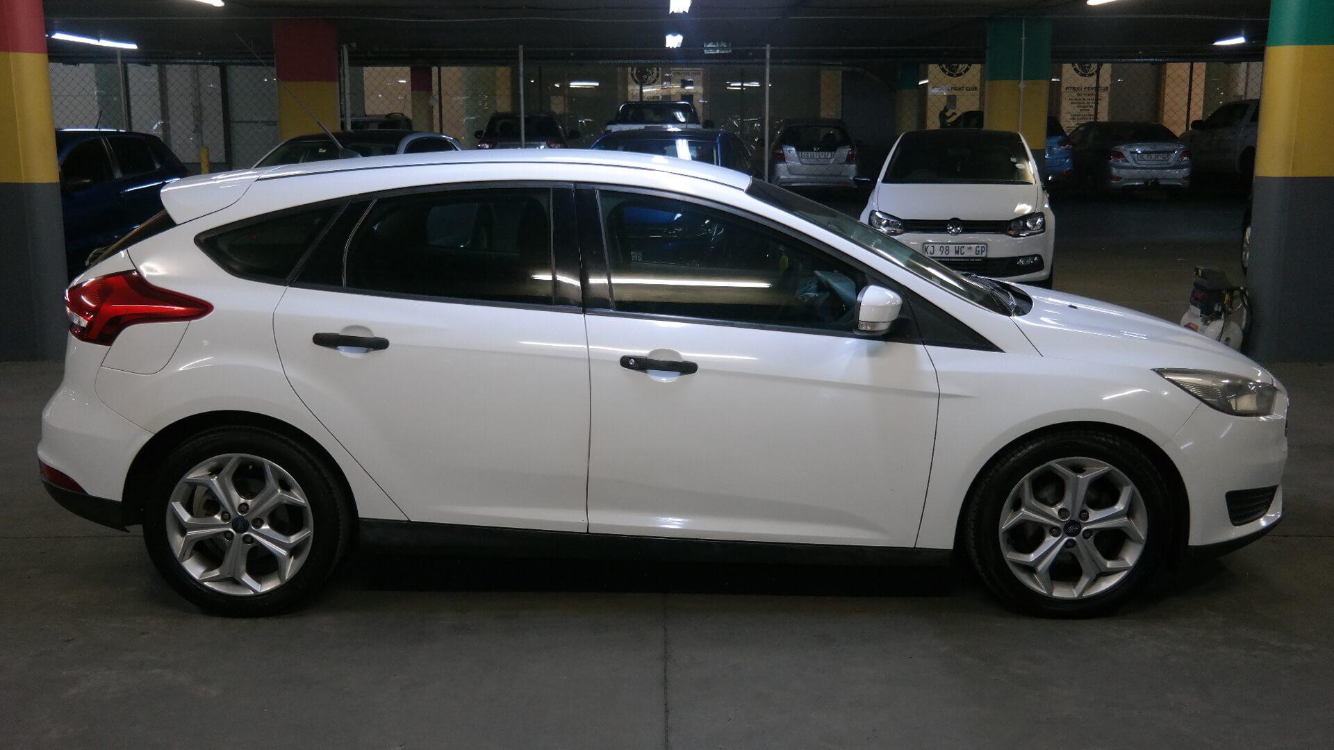 Repossessed Ford Focus 1.0 Ecoboost Ambiente 2015 on auction with a price of R 124,500. Ford Focus 1.0 Ecoboost Ambiente