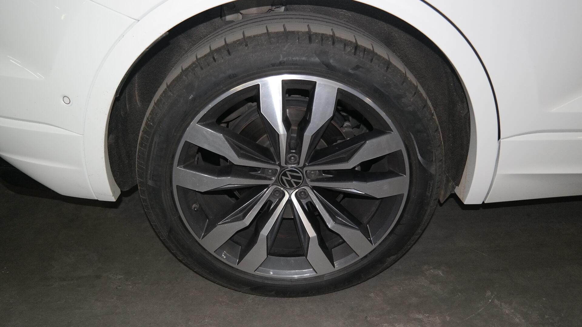 Fleet Volkswagen Touareg 3.0 TDI V6 EX 2021 on auction with a price of R 1,183,900. Volkswagen Touareg 3.0 TDI V6 EX