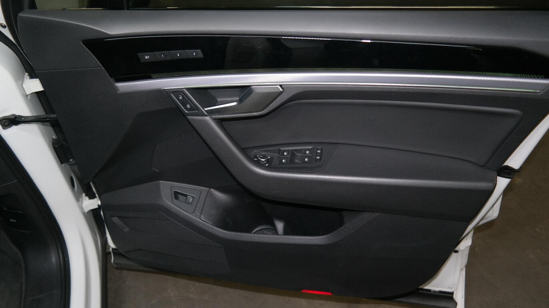 Fleet Volkswagen Touareg 3.0 TDI V6 EX 2021 on auction with a price of R 1,183,900. Volkswagen Touareg 3.0 TDI V6 EX