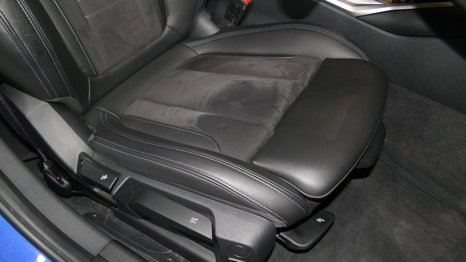 Repossessed BMW 3 Series 320D M Mzansi Edition A/T (G20) 2022 on auction with a price of R 695,400. BMW 3 Series 320D M Mzansi Edition A/T (G20)