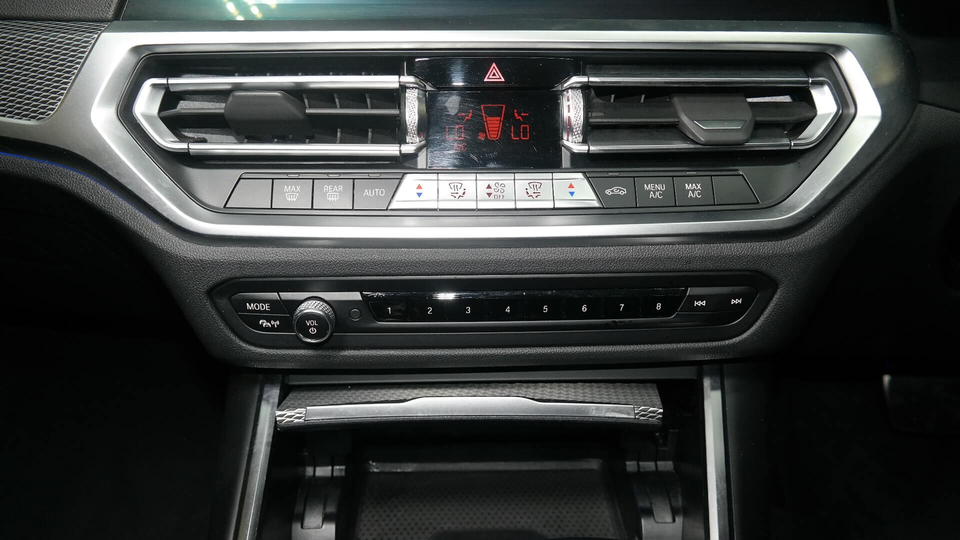 Repossessed BMW 3 Series 320D M Mzansi Edition A/T (G20) 2022 on auction with a price of R 695,400. BMW 3 Series 320D M Mzansi Edition A/T (G20)