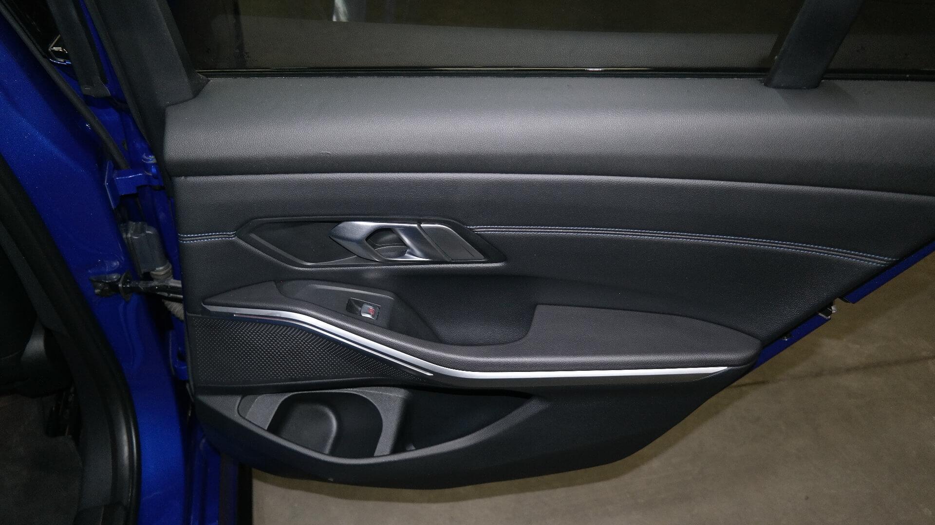 Repossessed BMW 3 Series 320D M Mzansi Edition A/T (G20) 2022 on auction with a price of R 695,400. BMW 3 Series 320D M Mzansi Edition A/T (G20)