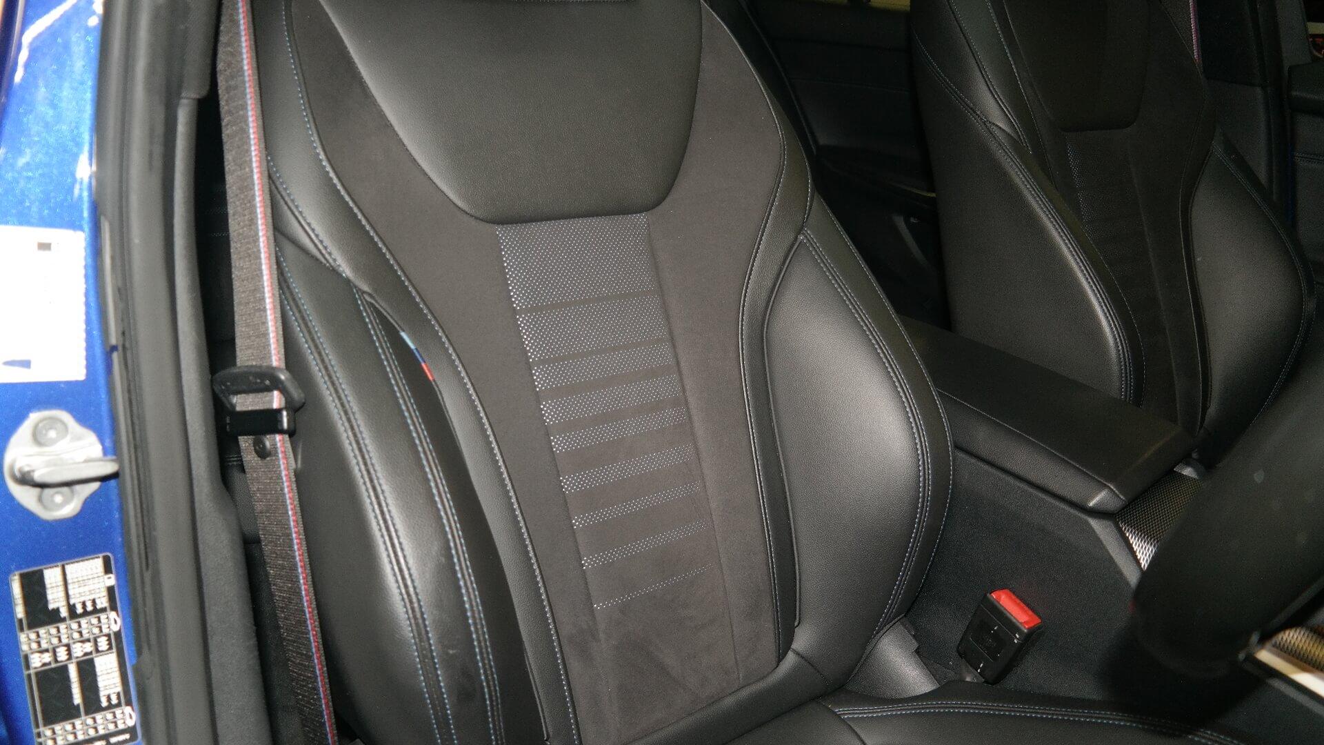 Repossessed BMW 3 Series 320D M Mzansi Edition A/T (G20) 2022 on auction with a price of R 695,400. BMW 3 Series 320D M Mzansi Edition A/T (G20)