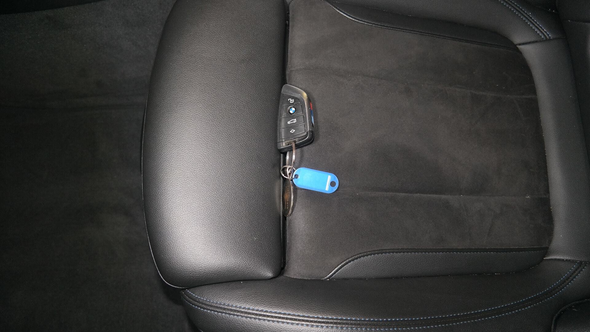 Repossessed BMW 3 Series 320D M Mzansi Edition A/T (G20) 2022 on auction with a price of R 695,400. BMW 3 Series 320D M Mzansi Edition A/T (G20)